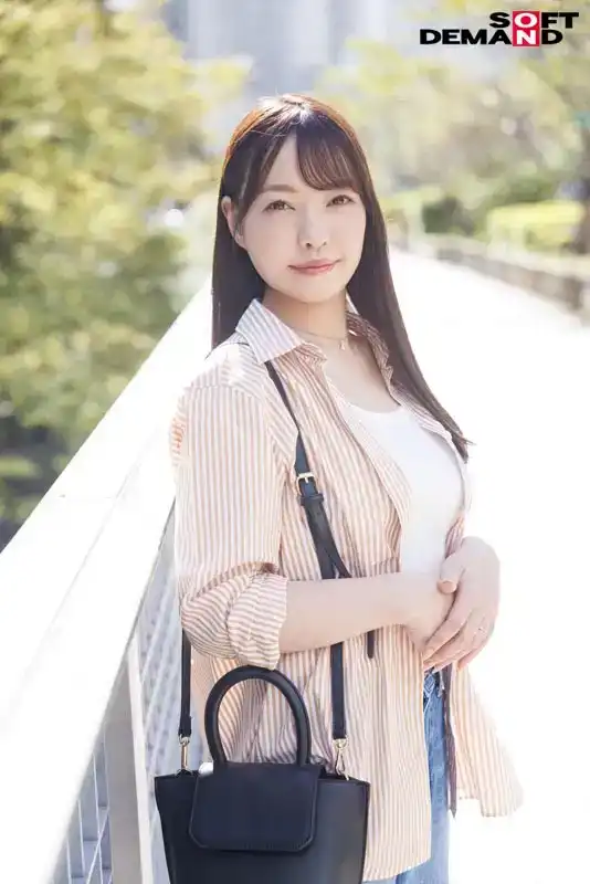 SDNM-472 開朗人妻是媽媽團的好心情制造者 宮田裏奈 29 歲 AV DEBUT的劇照2
