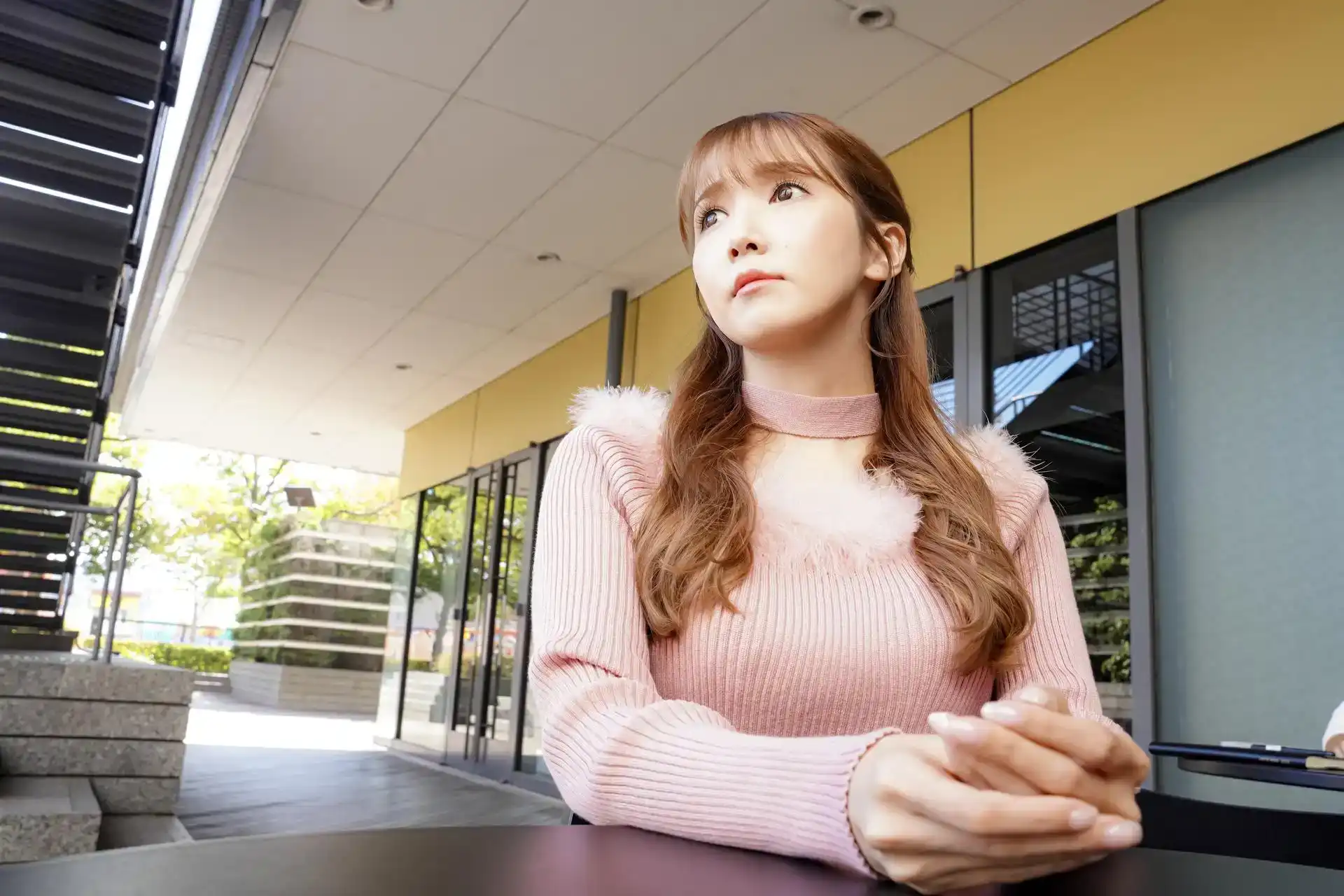 HEZ-658 友田彩也香，一位美麗的人妻，因爲想要不忠而申請這份工作。的劇照8