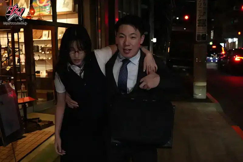 DASS-424 當我把從來沒有戀愛經驗的豐滿巨臀女人帶回家並與她發生性關系 ~ 森澤佳奈的劇照8