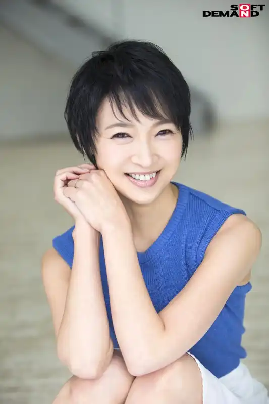 SDMM-174 魔鏡號：優雅美麗黑絲人妻，住在高檔社區，平時無所事事的劇照15