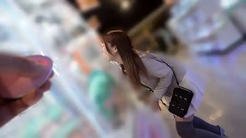 CEMD-554 羞辱、絲足鬧市區約會！（20) ~ 木下日葵的劇照18