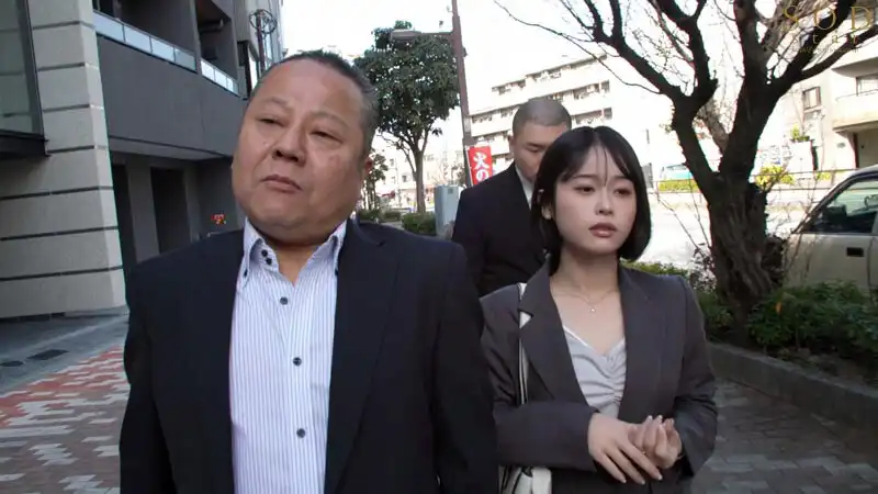 START-107 已婚職業OL出差的騷擾。在溫泉酒店被老板強迫喝酒，然後被輪奸 ~ MINAMO的劇照2