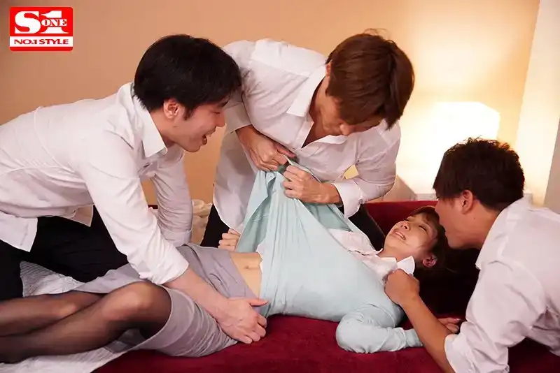 SSNI-313 新來的女老師被強奸、暴露、輪奸 ~ 小島南的劇照4