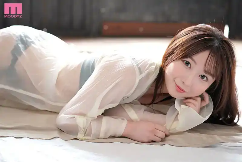 MIFD-501 超可愛女服務員禁欲一個月…敏感度最高！超級敏感的小穴中的第一次體內射精！~ 雨井理奈的劇照10