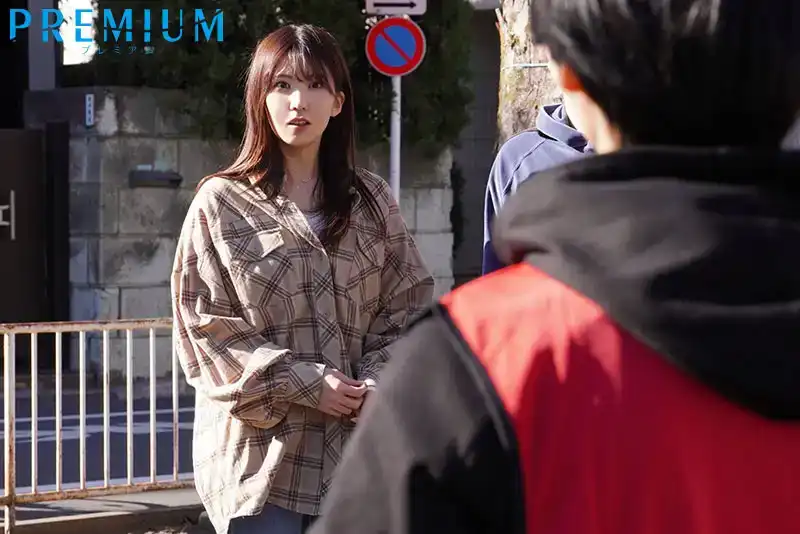 PRED-692 兒子的足球教練是我很久以前愛過的人……人妻的青春再次被點燃，沉浸在NTR的快樂中 ~ 山岸逢花的劇照10