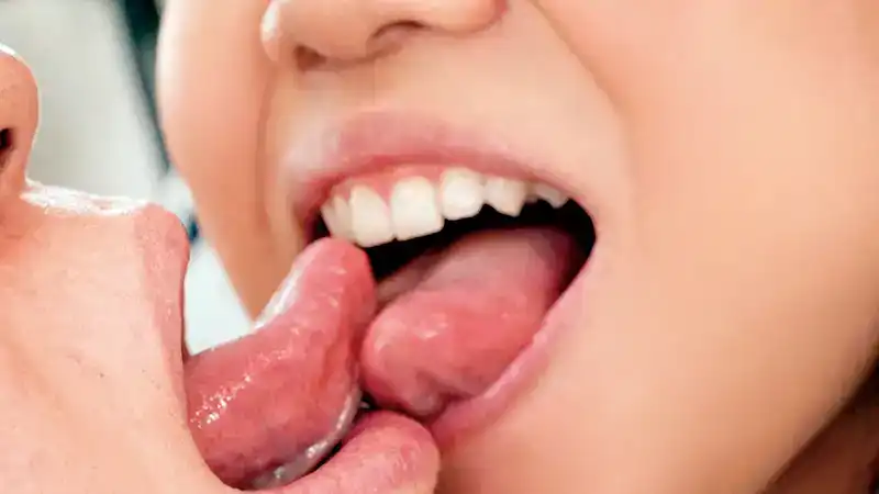 BONY-111 香舌舔遍全身，唾液和舌頭的性交 ~ 美咲音的劇照17