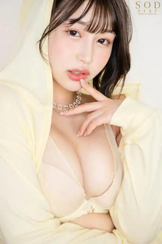 START-134 最圓潤、最甜美的唯井真尋，用騷腦的淫語低聲逗弄我，讓我興奮地射了 ~ 唯井真尋的劇照18