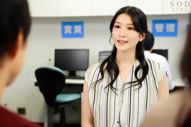 START-097 美腳淫蕩房產中介本莊鈴帶着一對情侶客戶看房時寢取了男客戶，讓客戶中出 ~ 本莊鈴的劇照17
