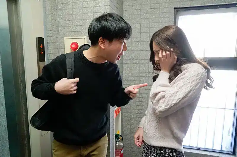 SAN-263 被媚藥迷成性愛娃娃的美人妻 ~ 水端麻美的劇照8