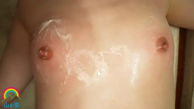 SORA-551 J型少女，讓她敏感的乳頭扭曲，無法抑制的潮噴......高潮 ~ 皆月光的劇照1