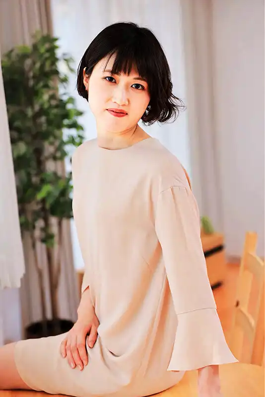HEZ-701 商店街看到的大乳頭 - 純真地味熟女 3的劇照1