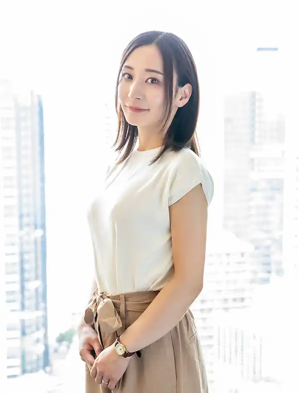 足立友梨第1張寫真