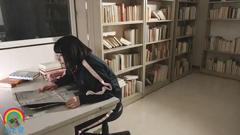 SORA-556 神祕女生全裸在校內徘徊是爲了尋找出校園內的淫鬼？ ~ 愛寶玲 的劇照17
