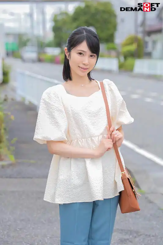 SDMM-180 魔鏡號「請聽聽難以控制性欲男人們的煩惱嗎？」給人妻看18cm勃起陰莖，讓她下面流水然後操她 的劇照18