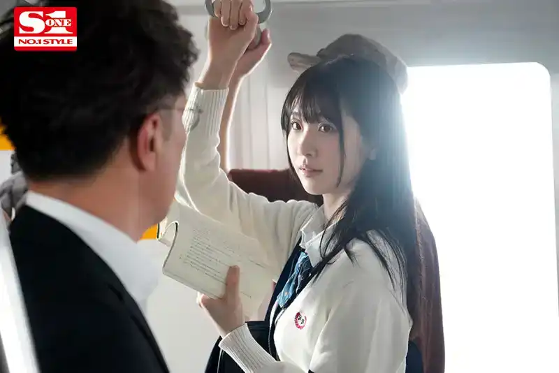 SONE-373 看到我在學校喜歡的女孩在電車上被癡漢猥褻了 ~ 白上咲花的劇照13