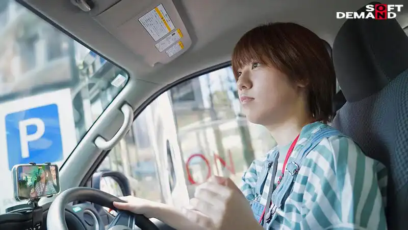 SDJS-282 一個男孩氣的、蜜色頭發的T系女孩第一次3P，緩慢的愛撫，飲酒性愛......爲了提高敏感度和專注力，我們帶她到辦公室外面，培養她的性感覺。 制作部二年目 ~ 新田好実的劇照17
