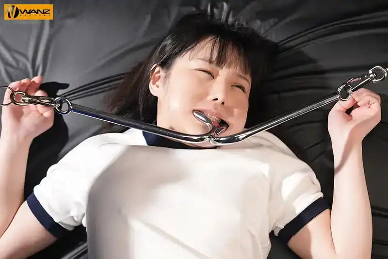 WAAA-438 陰部撕裂、尿失禁、鐵鉤酷刑、拷問女學生、監禁下的G點崩潰 ~ 廣瀨好美的劇照7