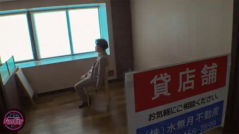 FJIN-038 惡女按摩師- 摧毀男人天性的小惡魔，隔着1cm 近距離接觸，我受不了了…… ~ 森春流的劇照1
