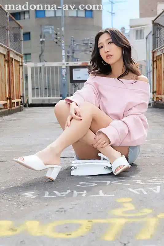 JUQ-916 時裝MODEL NTR ~ 水川蓳的劇照1