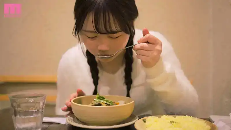 MIFD-540 新人出道！海選來自全國各地的可愛素人，直接到農場和可愛女大學生做愛 首次亮相 AV DEBUT ~ 小日向める的劇照9