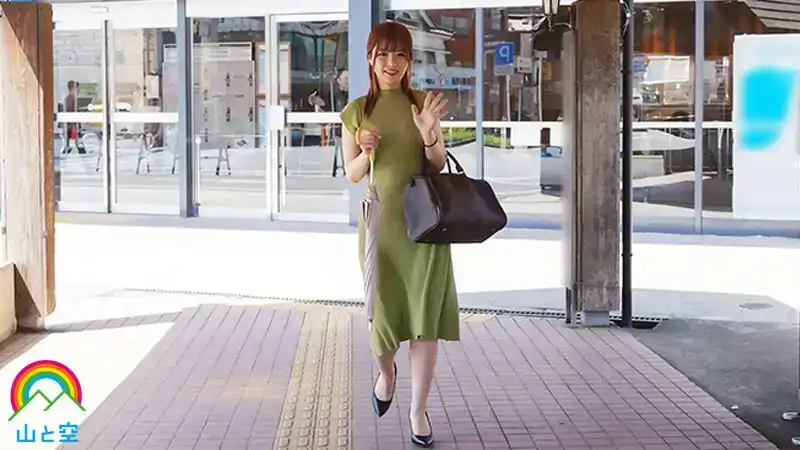 SORA-568 淪爲受虐人形娃娃，早已和丈夫無性生活的人妻被公開侵犯，被它人雞巴授精內射！ ！背叛丈夫、陷入M女覺醒的始末……28歲  ~ 椿りか的劇照19