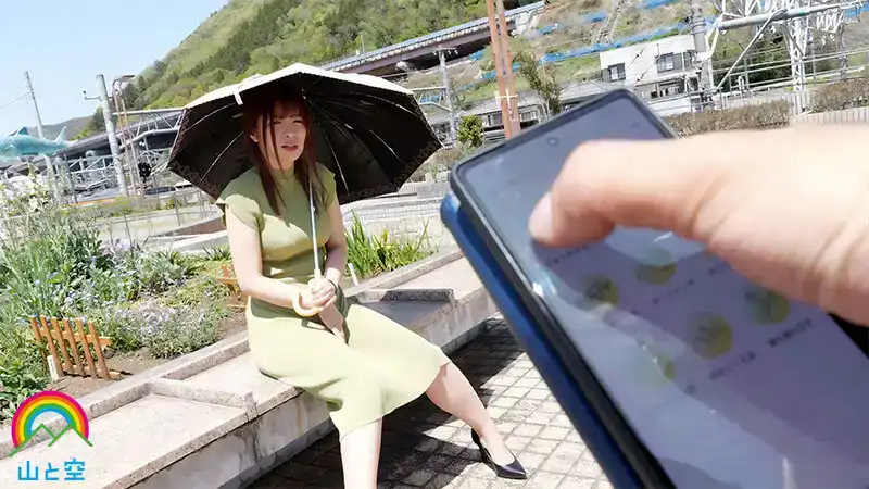 SORA-568 淪爲受虐人形娃娃，早已和丈夫無性生活的人妻被公開侵犯，被它人雞巴授精內射！ ！背叛丈夫、陷入M女覺醒的始末……28歲  ~ 椿りか的劇照16