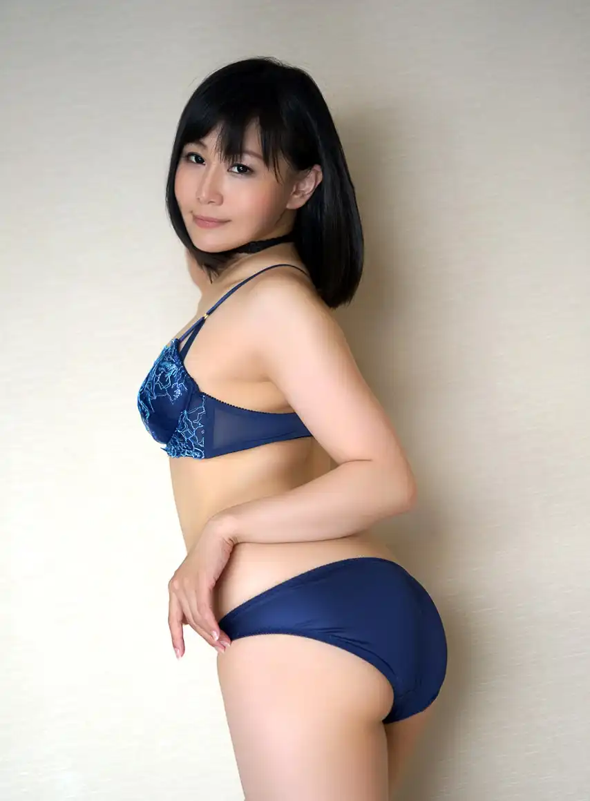 明里友香第195張寫真