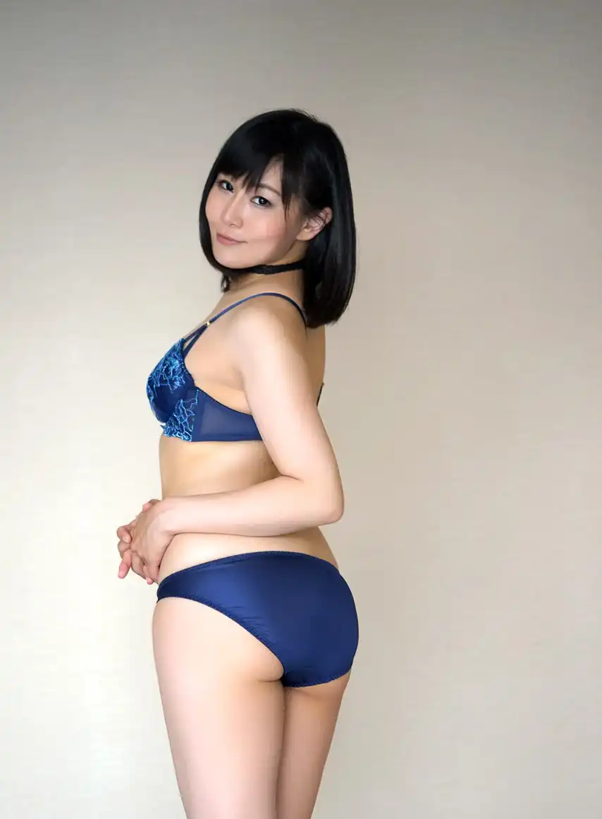 明里友香第184張寫真