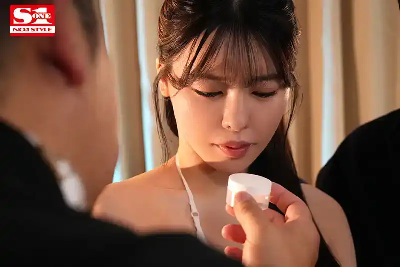 SONE-440 清楚系女子大生沉迷於媚藥漬滿全身後痙攣到極致的絕頂性交 ~ 黑島玲衣的劇照15