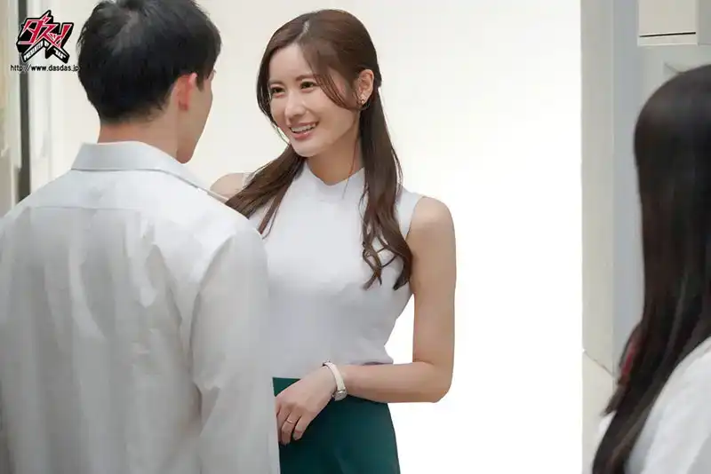 DASS-489 魔性女老師勾引、引誘有女友的男學生。本能地吞噬成人魅力的逆NTR ~ 藤森裏穂的劇照10
