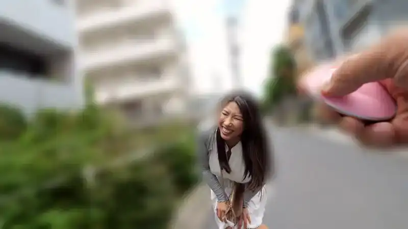 CEMD-598 恥辱、凌辱、黑絲、繁華街約會！26 ~ 山瀨美紀的劇照18