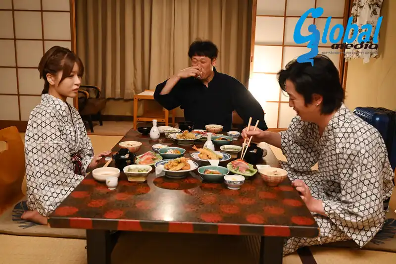 GMA-073 緊縛調教妻 在丈夫朋友經營的溫泉被寢取的美人若妻 羞怒交加的繩調教 ~ 乃木絢愛的劇照8