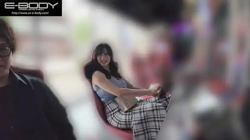 EBWH-174 在1泊2日的同學會上再見到她時已爲人妻！ 舊情復烯的不倫密會！ ~ 雨宮響的劇照9