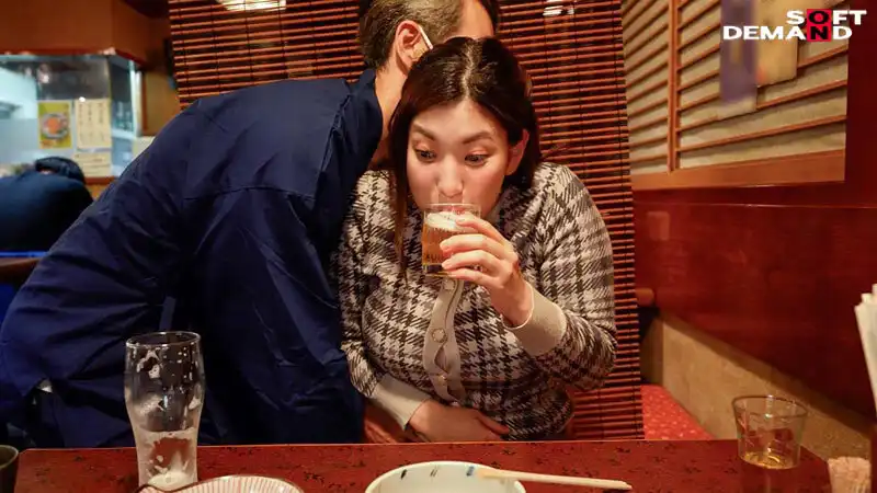 FTAV-006 「啊？！直接就插入了嗎？」入行不久還是素人的爆I罩杯，接受AV界巨屌的洗禮！突然插入的大雞巴 ~ 笹本ゆう的劇照4