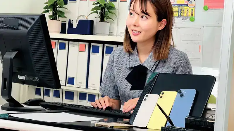 HRSM-073 狩獵手機店的女店員 2的劇照9