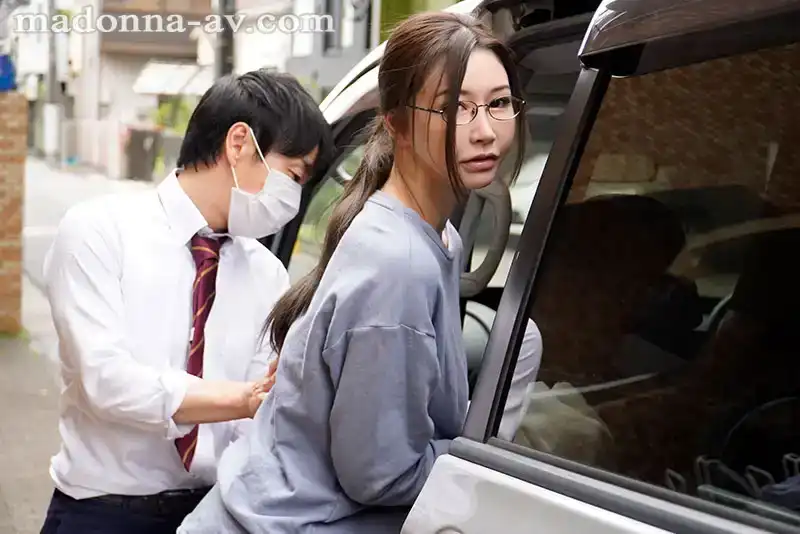 JUQ-988 偷了我的內衣，就會被我關起來 - 手腳拘束、強制榨精、淫語誘惑  懲戒3日: 被人妻性癖矯正的癡漢青年 ~ 三浦歩美的劇照10