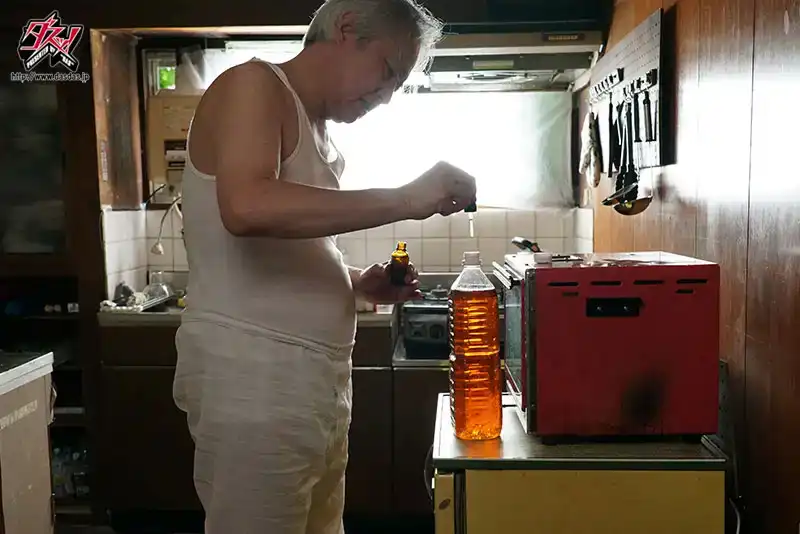 DASS-514 睡眠奸。纖細女友的緊致小穴被流浪漢的大雞巴不法侵入 ~ 千川とわ的劇照9