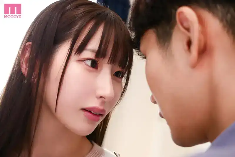 MIDV-879 「再多親我一下～」平時認真的她因接吻而變得熱情似火，口水交融，舌頭纏繞，沉醉於溼漉漉的接吻性愛中瘋狂的周末… ~ 一之瀨葵的劇照12