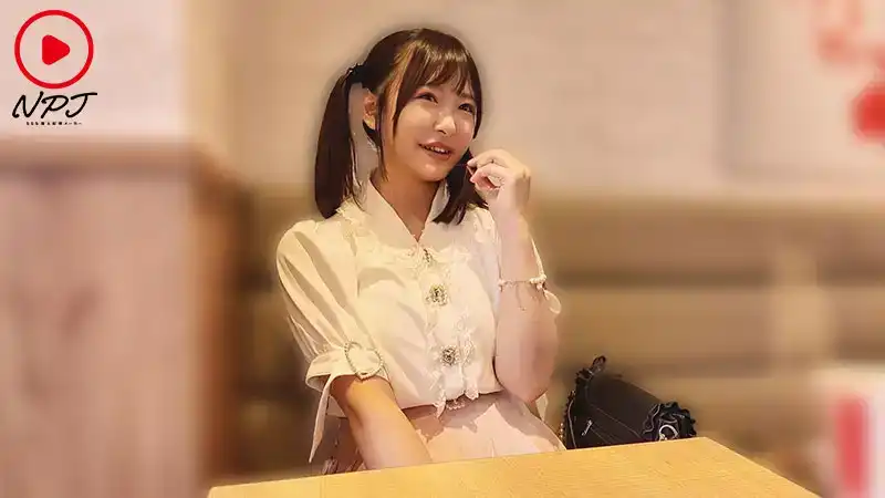 NPJS-063 出現在秋葉原的似乎對男性毫無經驗的宅女（脫掉衣服的樣子很驚豔）被邀請參加女性用風俗體驗，立刻就被淹沒了 ~ 岡本莉里的劇照8
