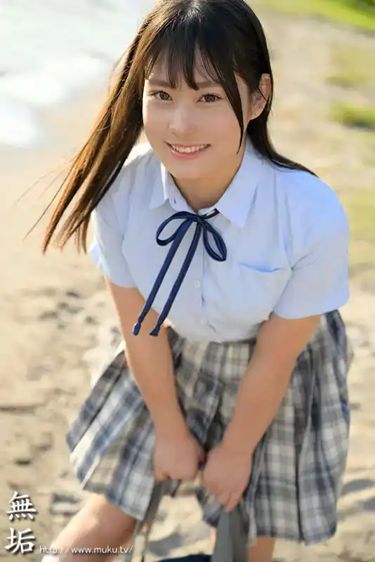 MUDR-293 成長中的JK女孩在修學旅行中逃脫，與父輩的叔叔進行了半開玩笑的約會。在酒店裏，被叔叔一遍又一遍地中出，感覺自己像個成年人了 ~ 天沢りん的劇照10