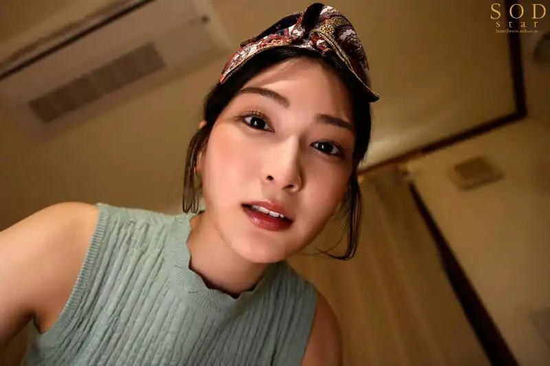 START-220 已嫁爲人妻的姐姐，答應答應我和她練習結吻的要求，然後就開始瘋狂暴走亂倫行徑了！ Sodstart x 桃色一族 ~ 本莊鈴的劇照6
