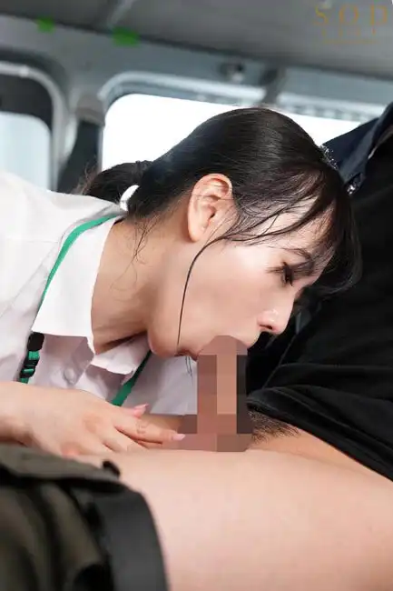START-194 在通訊社辛苦工作的新人，偶然刺激到了欲求不滿的美人上司，她就像被打開了情色開關一樣，一再誘惑我，連澡都沒洗就吃我雞巴要我操她，我們在OFFICE裏一次又一次滿頭大汗淋漓的做愛 ~ 小湊四葉的劇照3