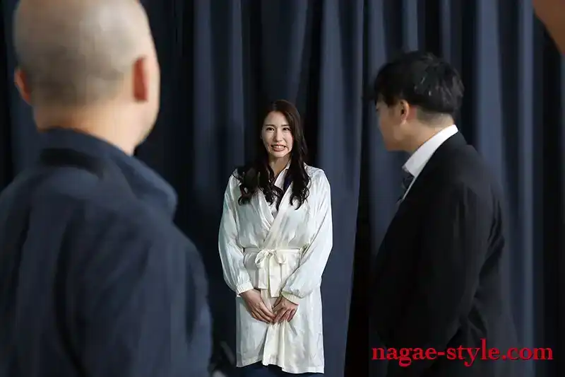 NSFS-344 上司就在我的面前...操了我那當裸體模特的妻子 13 ~ 黒木奈美的劇照8