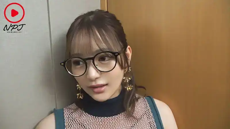 NPJS-124 通過約炮APP找到的已婚人妻，她脫掉衣服後我馬上就操了她 （不要告訴你的丈夫）  ~ 水澄せいら的劇照10