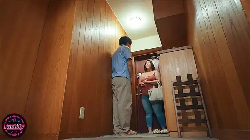 FJIN-052 漫畫般的巨乳巨臀讓我無法抗拒的家政婦，豐滿太腿的放蕩身材…… ~ 藤澤麗央的劇照19