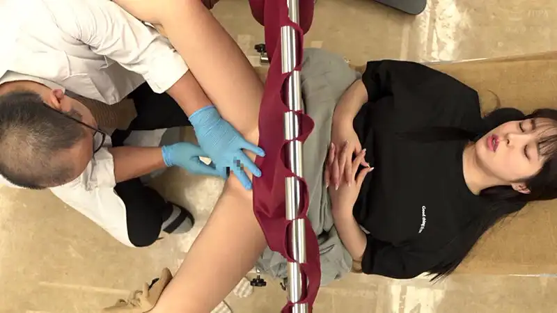 UMD-945 婦產科癡漢！ ！在美人若妻治療的時候，趁她不知道偷偷中出 ~ 乙愛麗絲 望月蕾 羽月乃蒼的劇照17