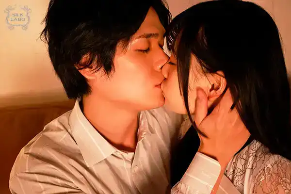 SILK-173 難以忘記的那天晚上 第3夜 ~ 花音うらら 加賀美さら 百咲未色的劇照17
