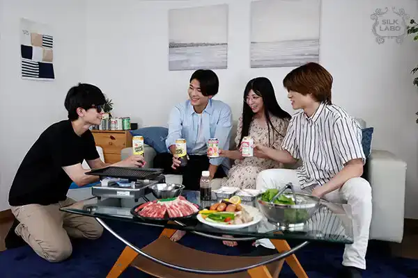 SILK-173 難以忘記的那天晚上 第3夜 ~ 花音うらら 加賀美さら 百咲未色的劇照13
