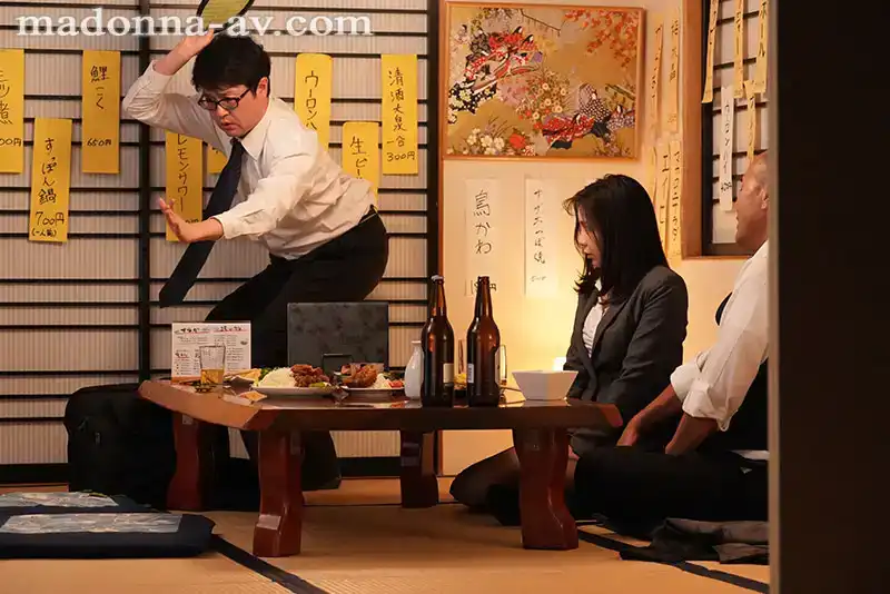 JUR-179 被商業夥伴的傲慢總裁不斷中出的商務接待出差 ~ 吉澤友貴的劇照10