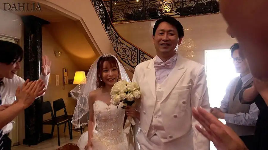 DLDSS-383 婚禮NTR, 新娘在單身狂歡派對上做愛全過程記錄 入田真綾的劇照10